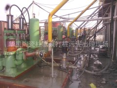 陶(tao)瓷柱塞(sai)泵使用(yong)現場房(fang)地産打(da)樁污泥(ni)出理