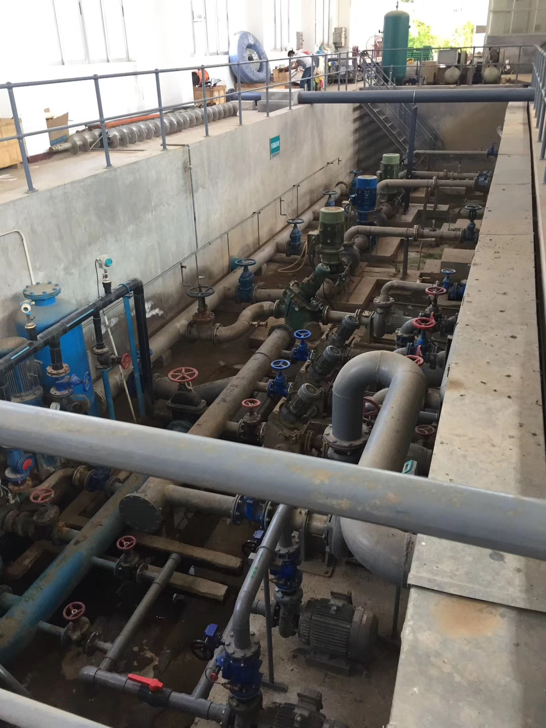 陶(tao)瓷柱塞(sai)泵使用(yong)現場城(cheng)市生活(huo)污水處(chu)理