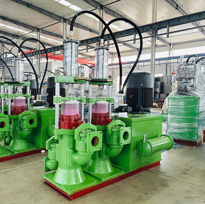 YB200液壓(ya)陶瓷(ci)柱塞(sai)泵4 YB200液(ye)壓陶(tao)瓷柱(zhu)塞泵(beng)4