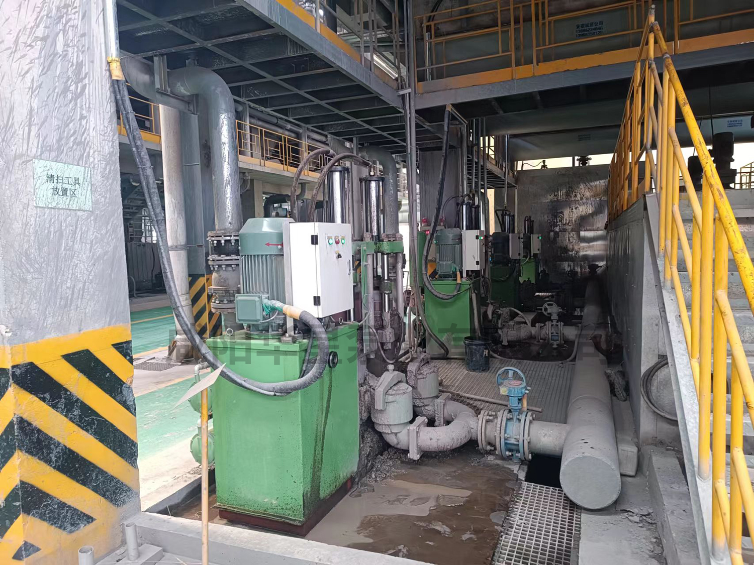 節能型(xing)陶瓷柱塞(sai)泵使用現(xian)場